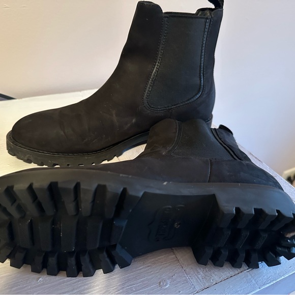 Thursday Chelsea Boots - Picture 4 of 6